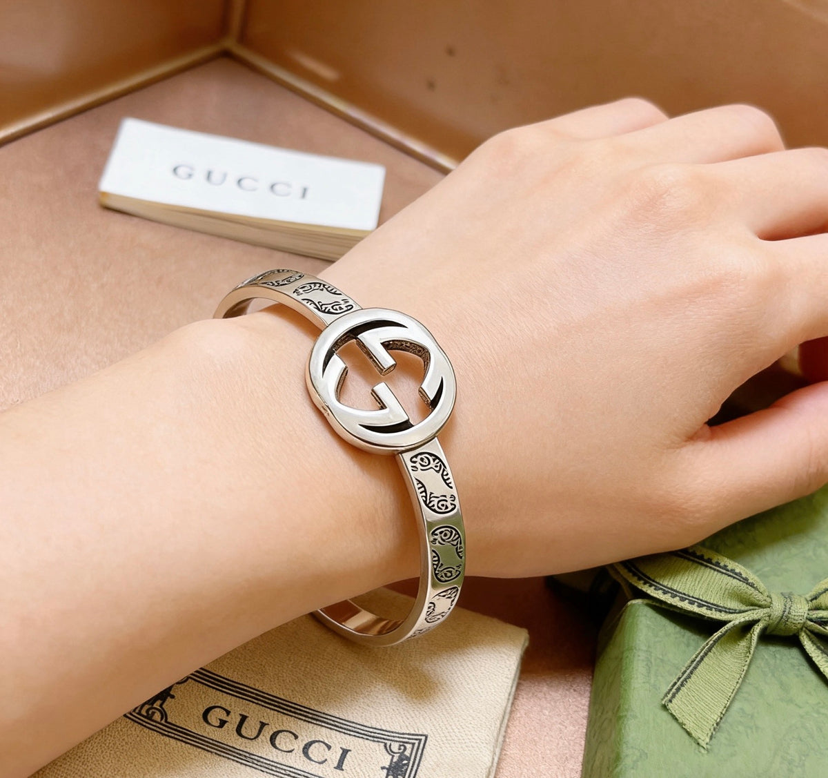 Gucci Anger Forest Interlocking G Antiqued Bangle - album image 6