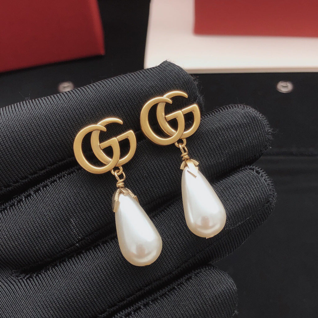 Gucci Teardrop Pearl Earrings - album image 7