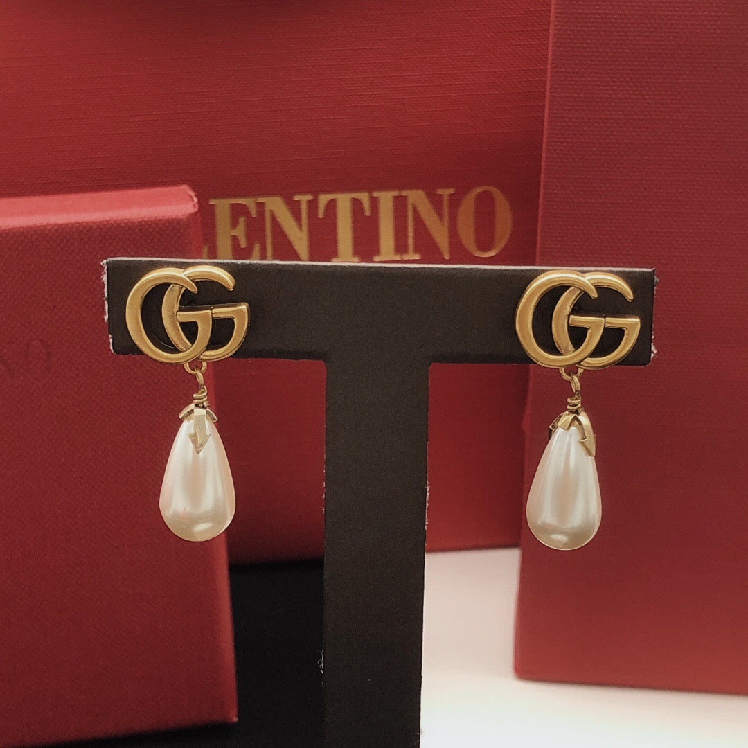 Gucci Teardrop Pearl Earrings - album image 5