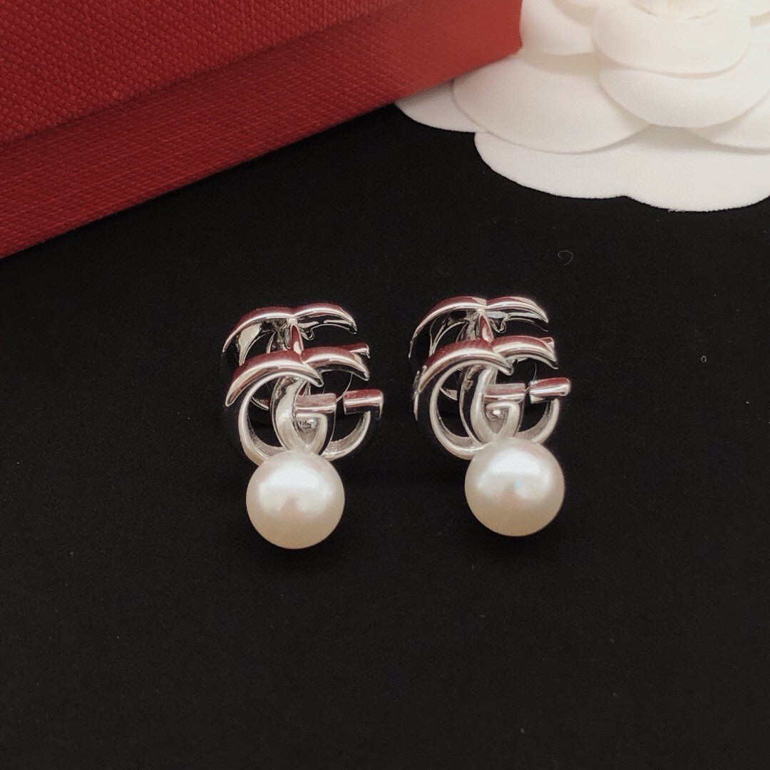 Gucci Pearl Earrings - album image 4