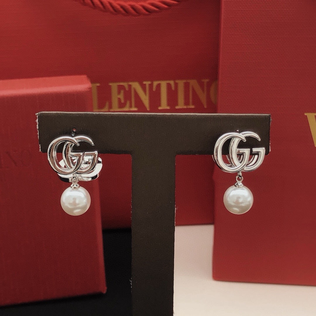 Gucci Pearl Earrings - album image 5