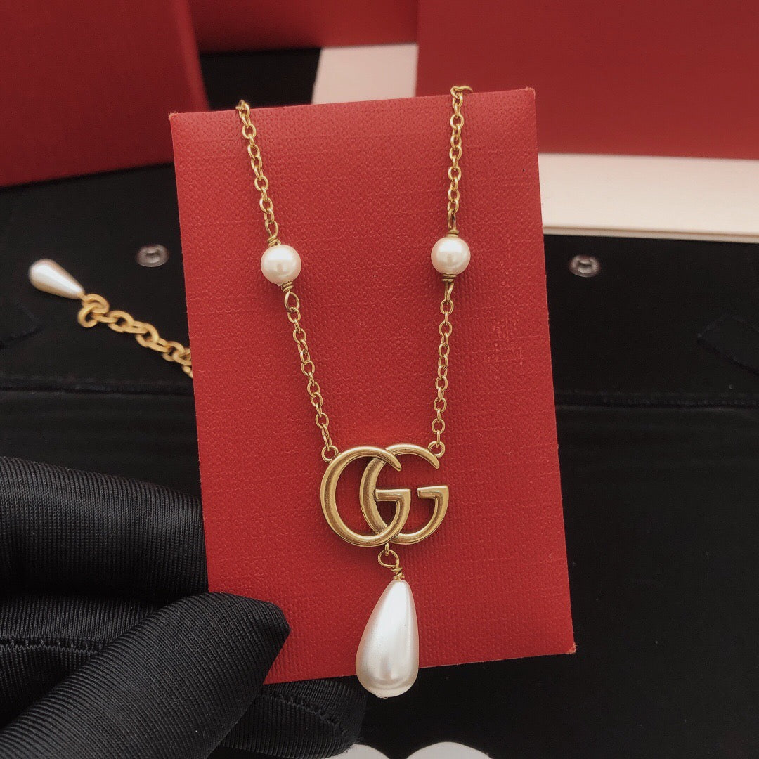 Gucci Interlocking G Pearl Necklace - album image 4
