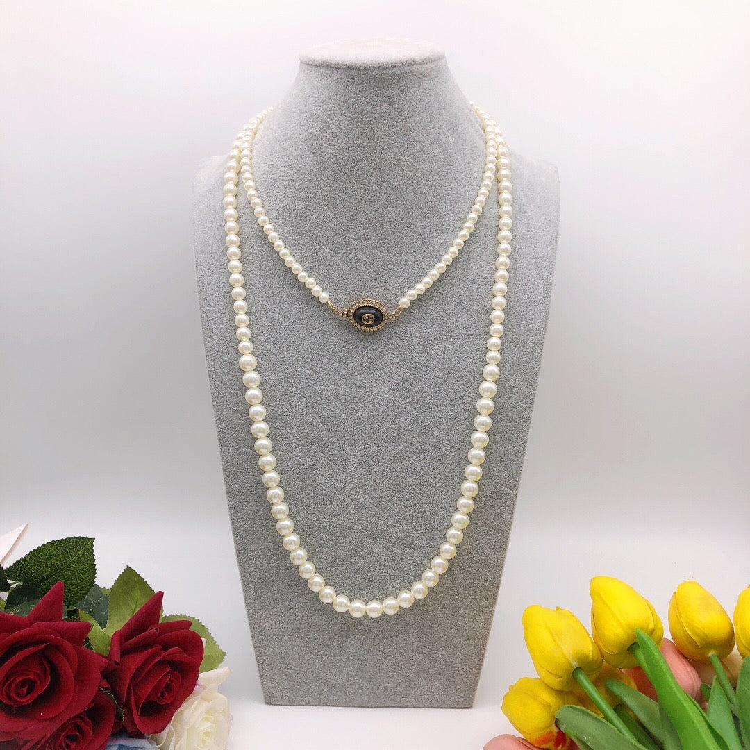 Gucci Pearl Necklace - album image 1