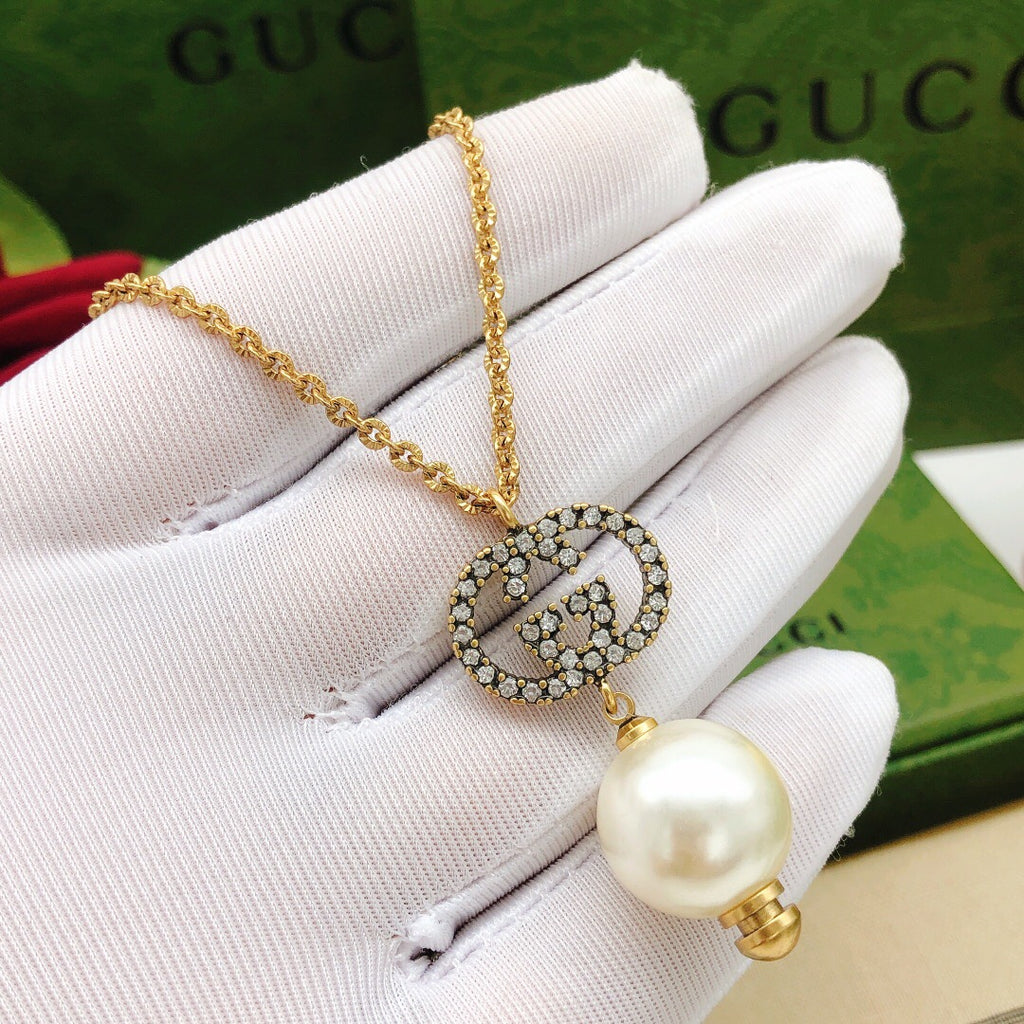 Gucci Interlocking G Pearl Necklace - album image 6