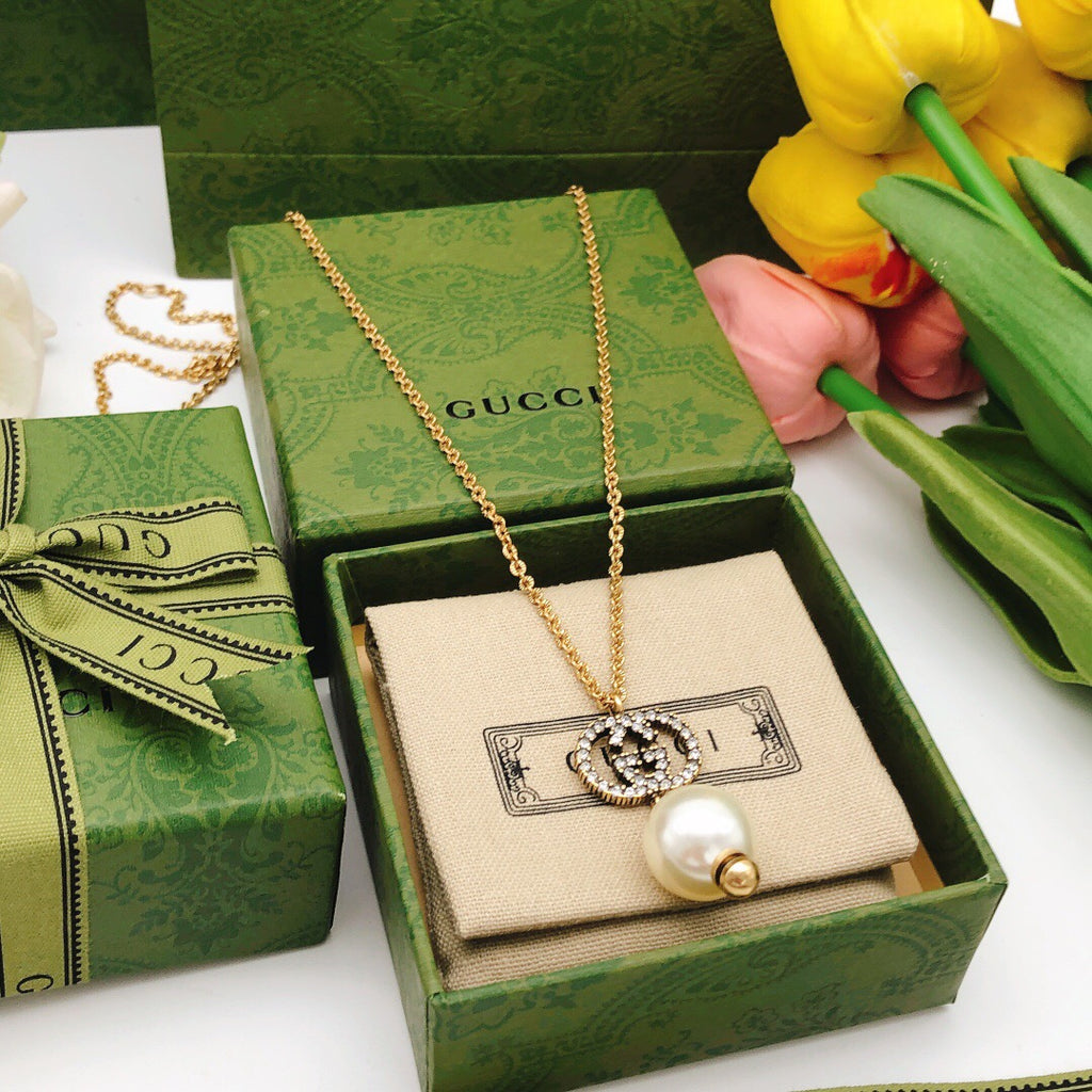 Gucci Interlocking G Pearl Necklace - album image 4