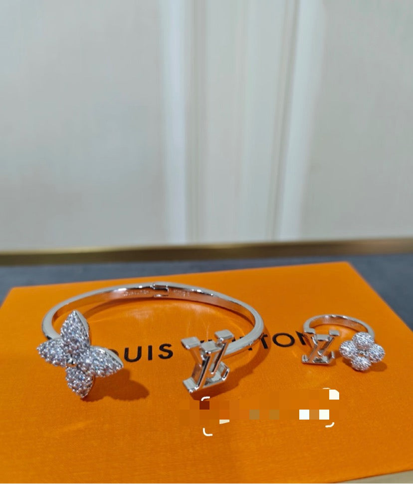 Louis Vuitton Clover LV Letter Bangle - album image 6