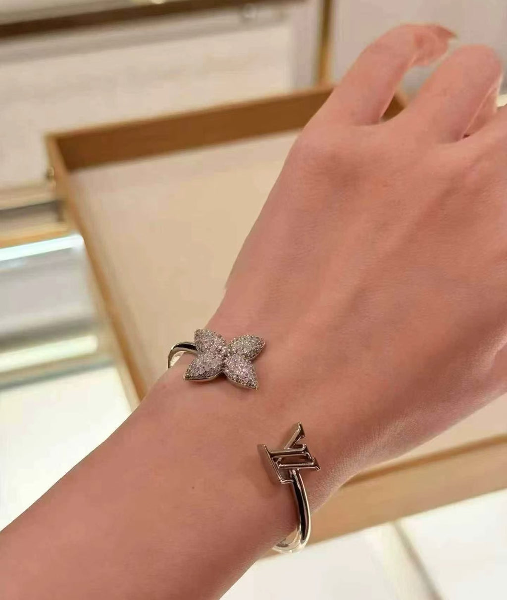 Louis Vuitton Clover LV Letter Bangle - album image 4