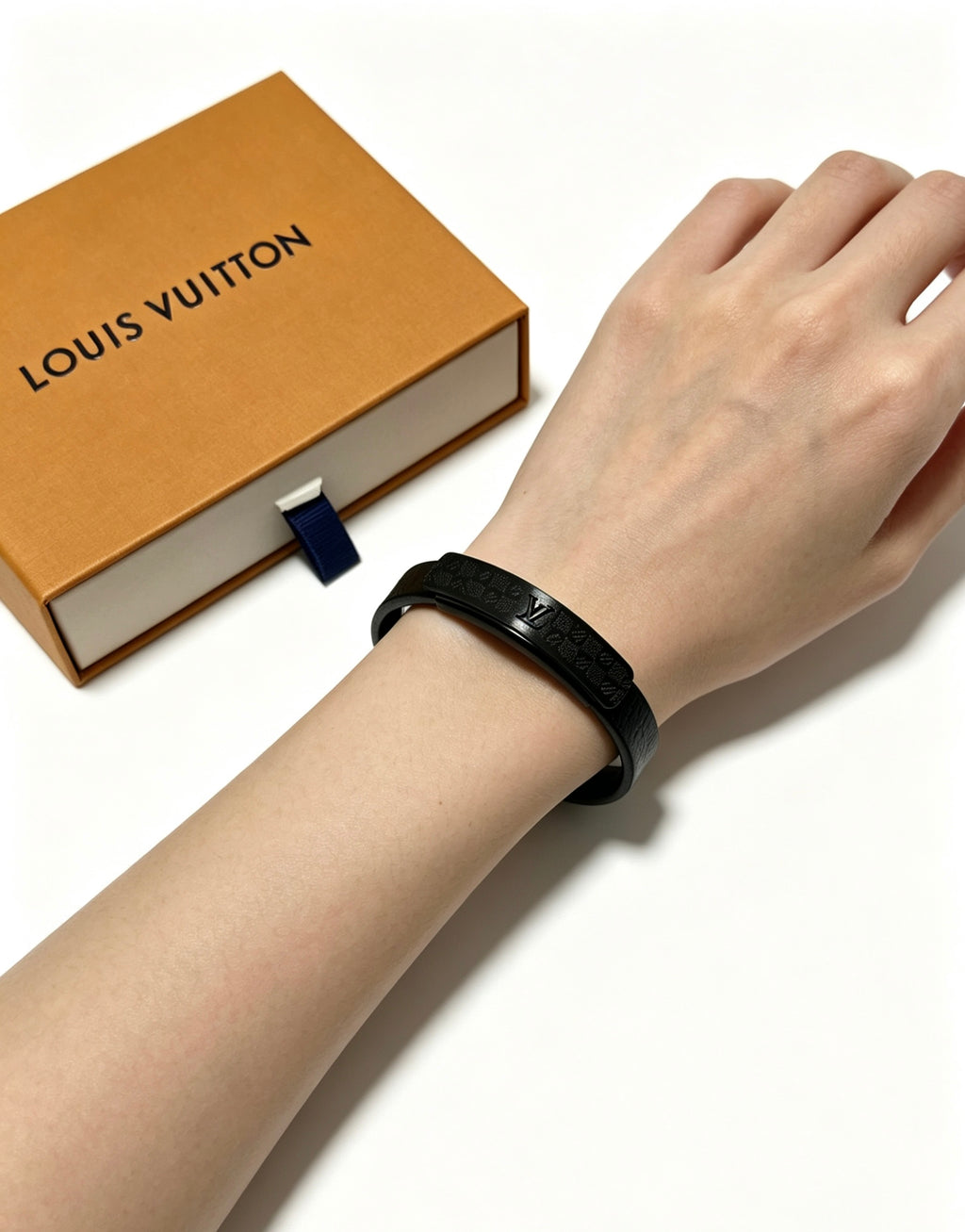 Louis Vuitton Blue Antiqued Leather Chain Bracelet - album image 5