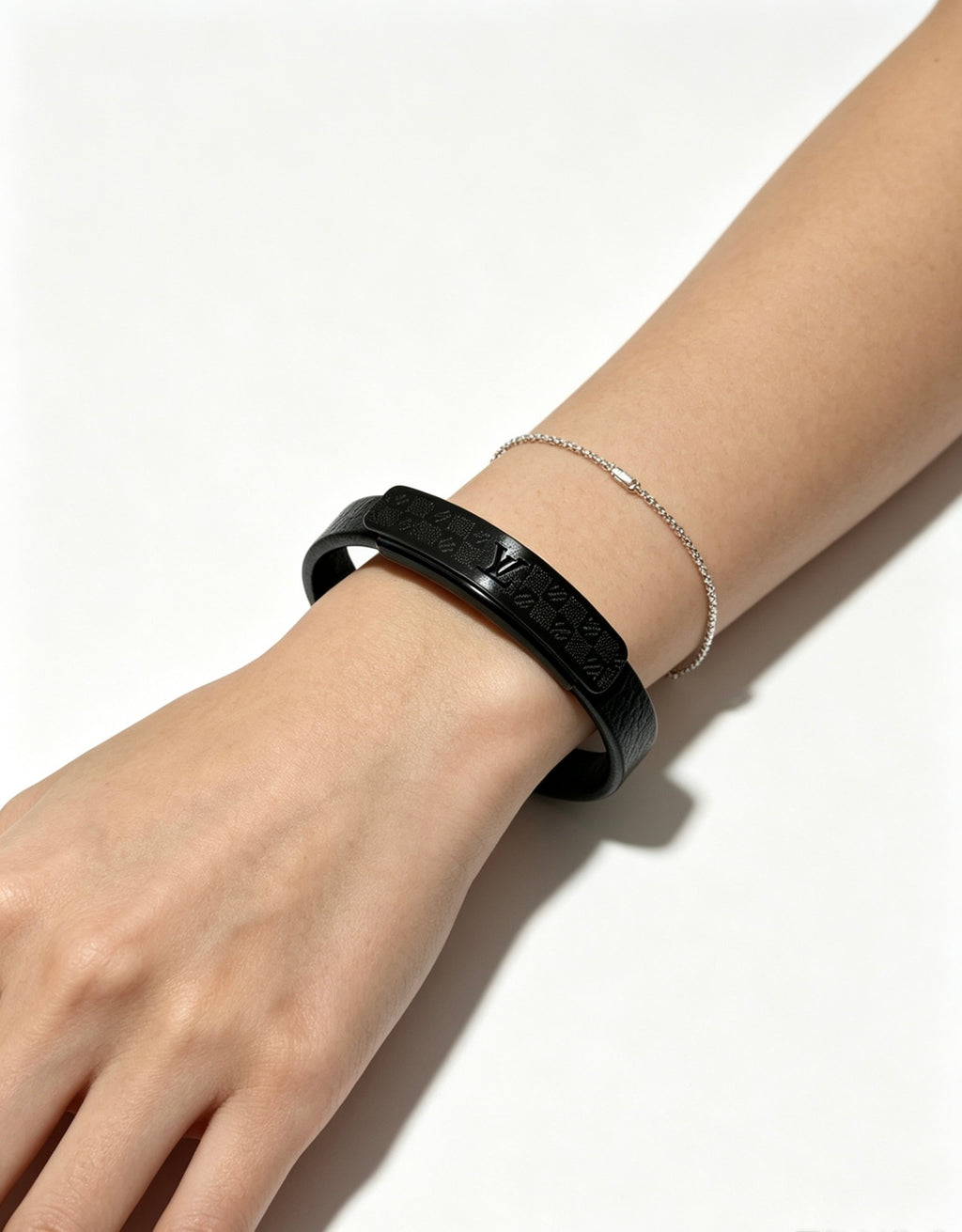 Louis Vuitton Blue Antiqued Leather Chain Bracelet - album image 6