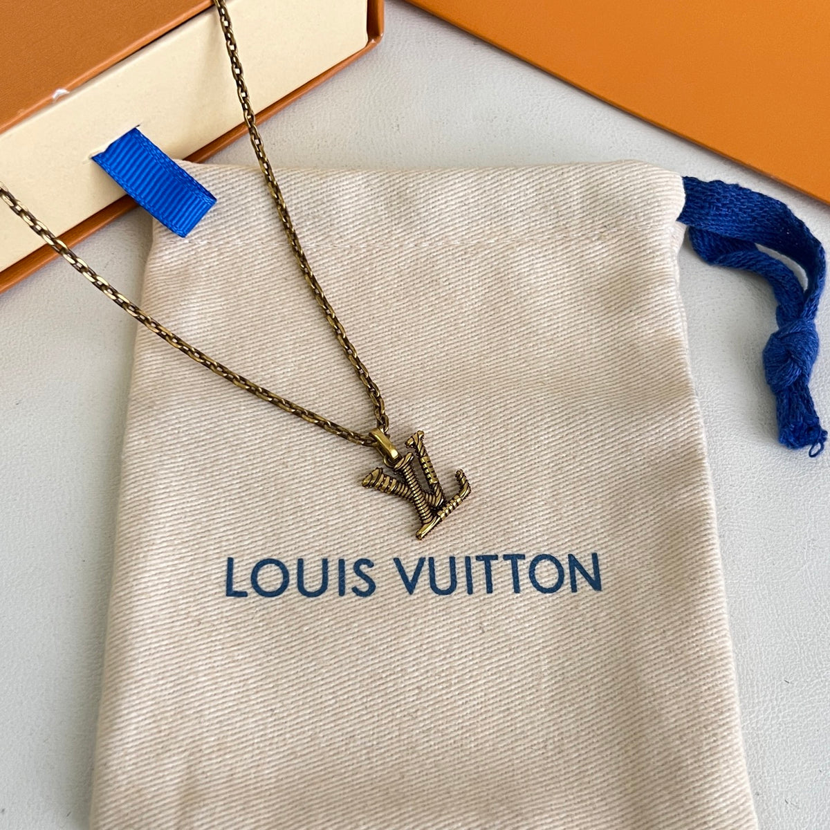 Louis Vuitton Silver-Tone Flower Pendant Necklace - album image 2