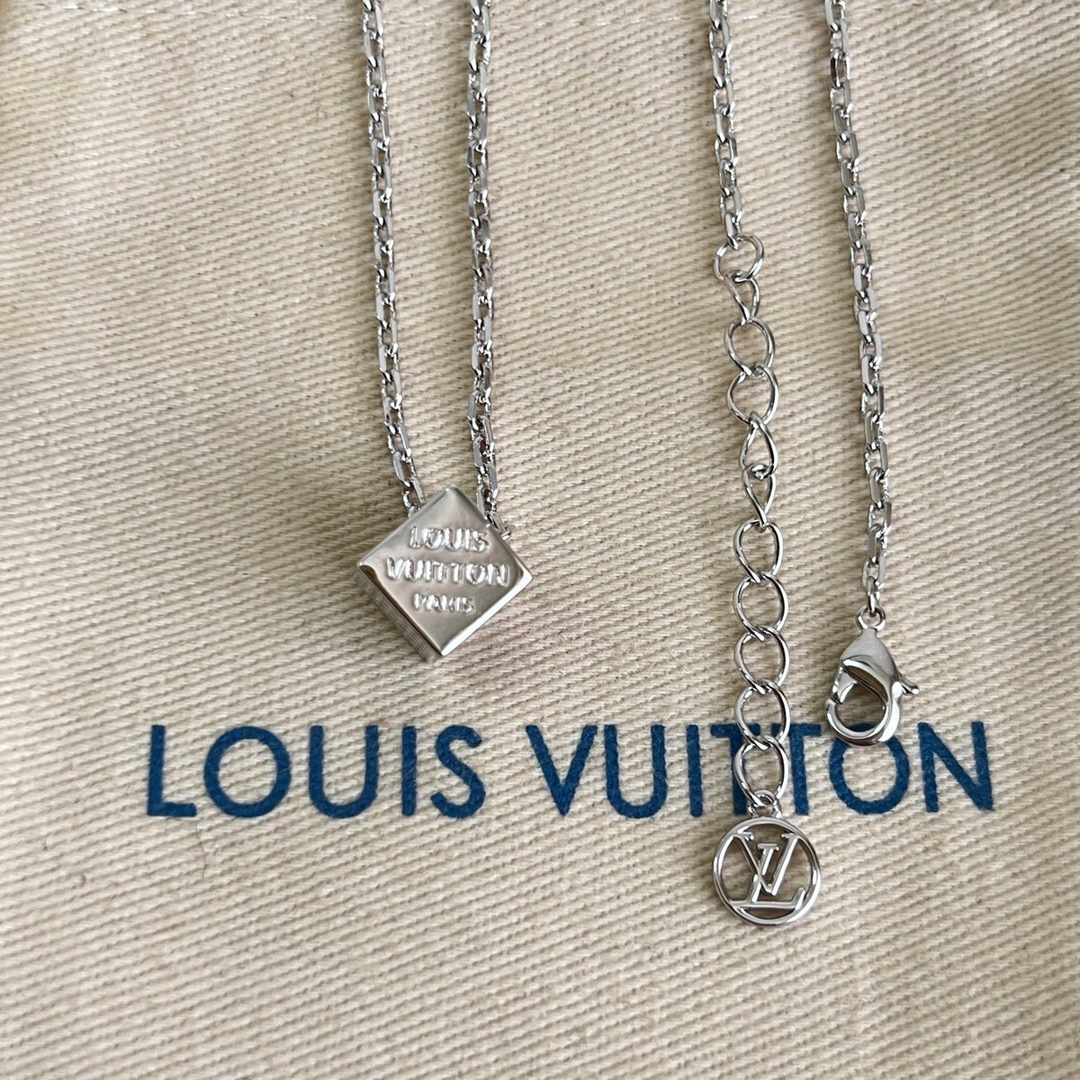 Louis Vuitton Silver-Tone Flower Pendant Necklace - album image 5