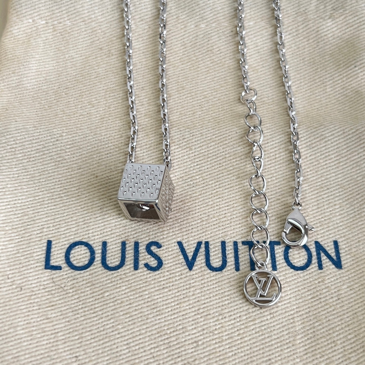 Louis Vuitton Silver-Tone Flower Pendant Necklace - album image 6