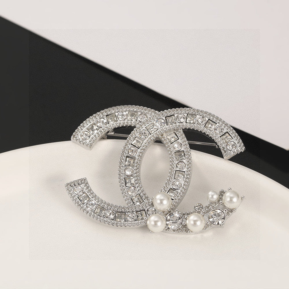 Chanel Interlocking C Pearl Brooch - album image 8