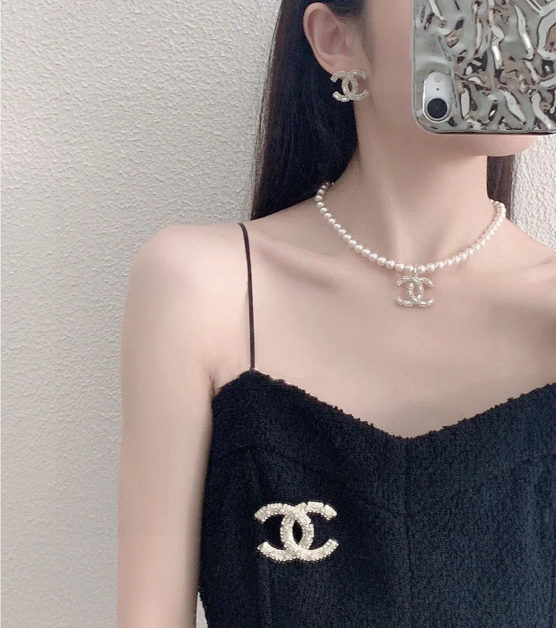 Chanel Pearl Outline CC Brooch - album image 4