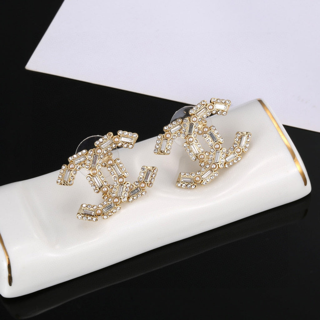 Chanel Pearl Outline CC Brooch - album image 2
