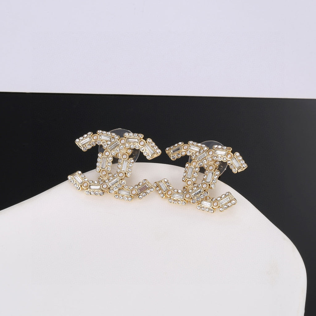 Chanel Pearl Outline CC Brooch - album image 8