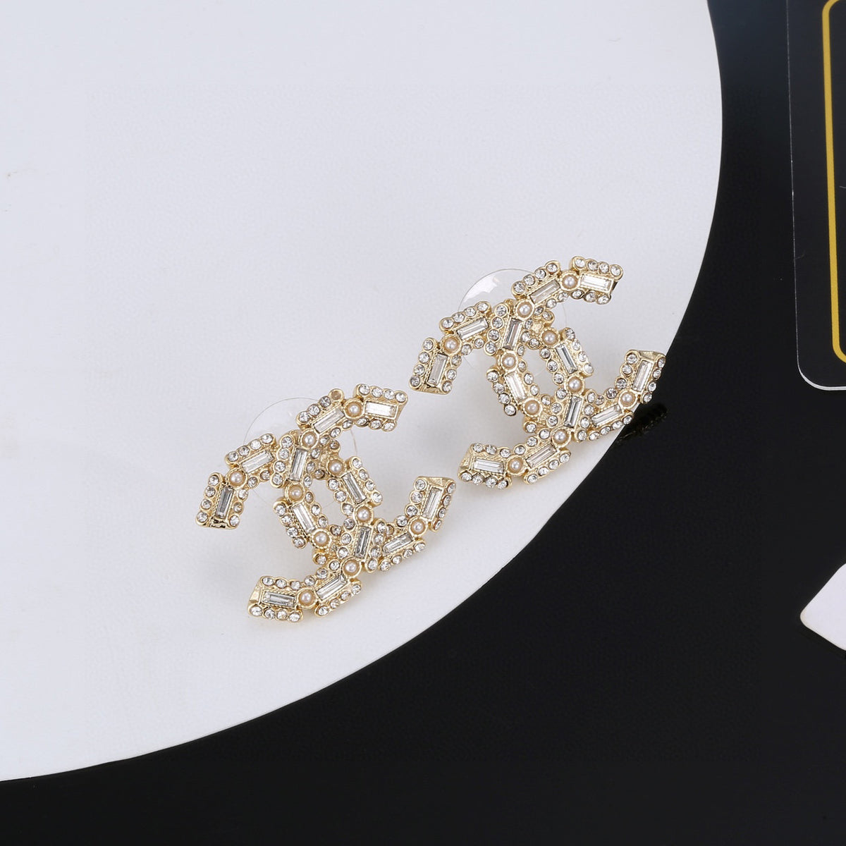Chanel Pearl Outline CC Brooch - album image 9