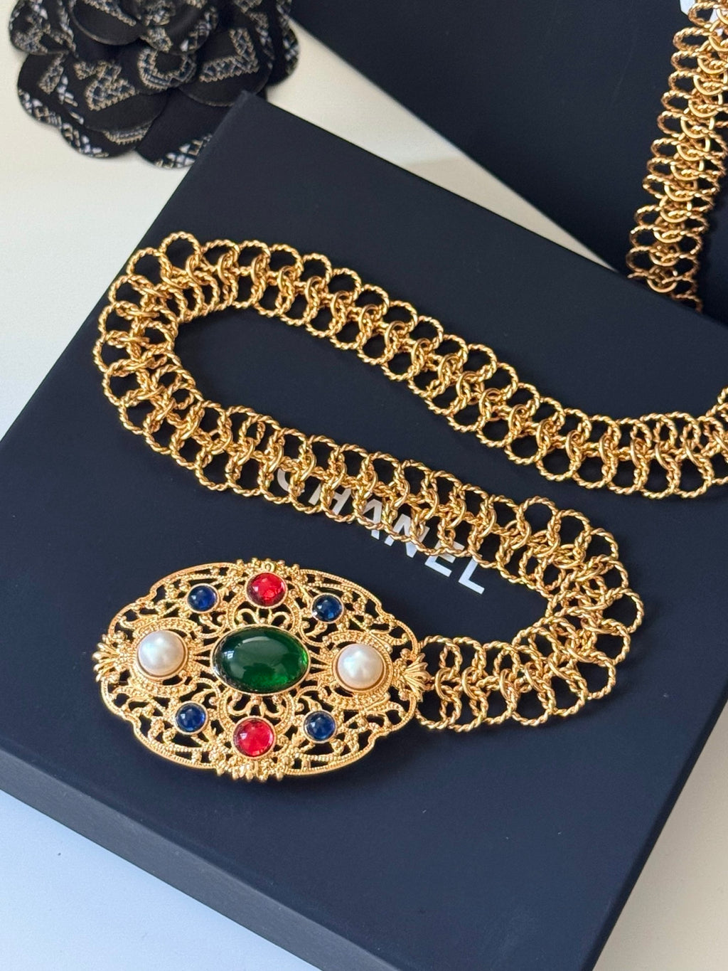 Chanel Gold-Tone Green Cabochon Chain Belt - album image 6