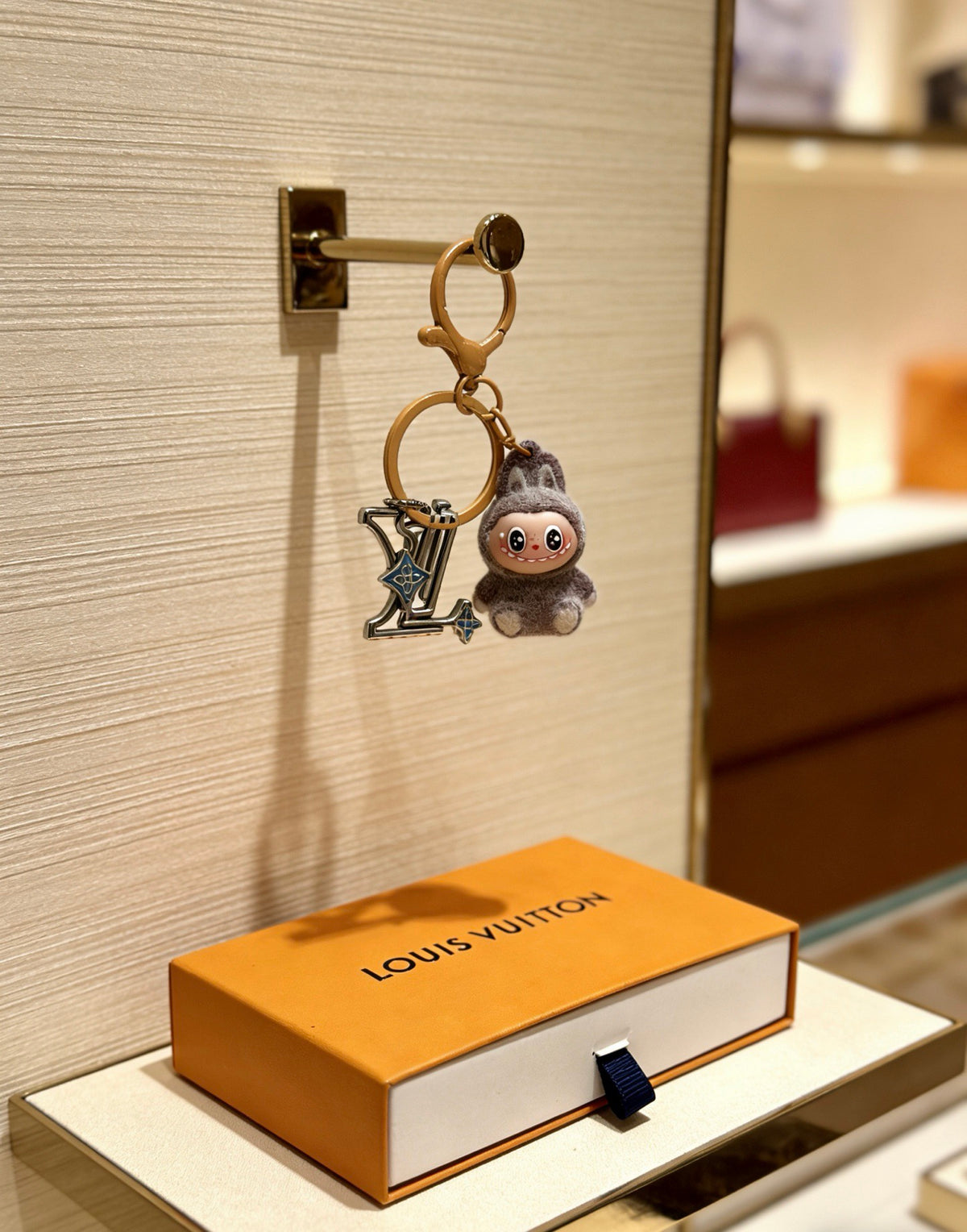 Louis Vuitton Gray Character Keychain with Ring and Flower Charm - album image 6
