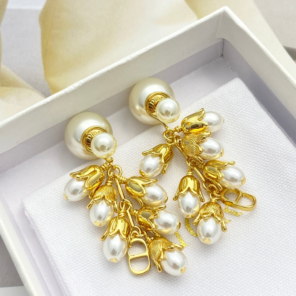 Dior Tribales Grape-Cluster Pearl-Look Earrings - product image 1