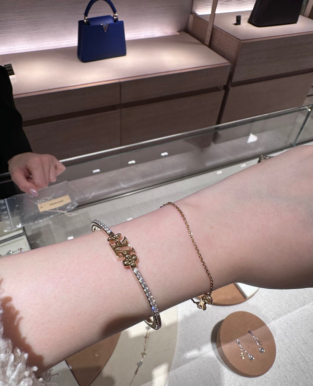 Louis Vuitton LV Letter Open Bangle - album image 3