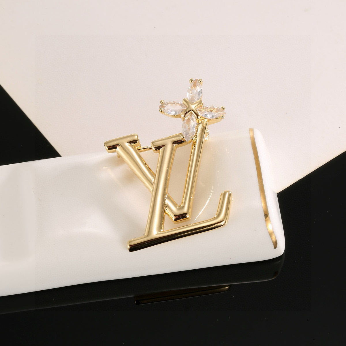Louis Vuitton LV Letter Brooch - album image 3
