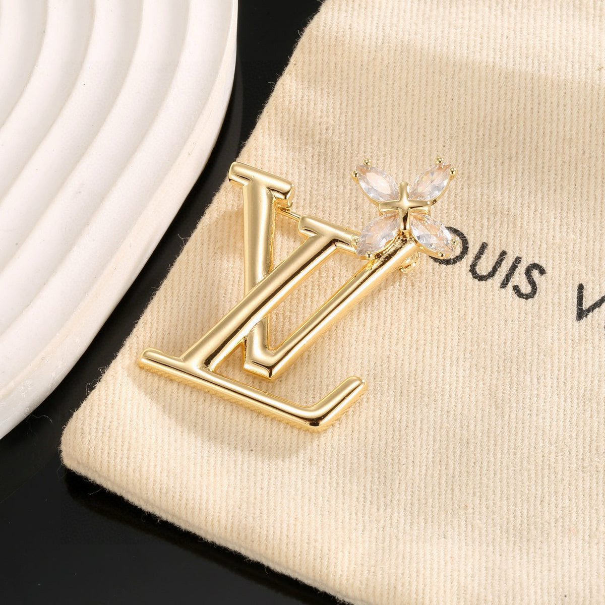 Louis Vuitton LV Letter Brooch - album image 2