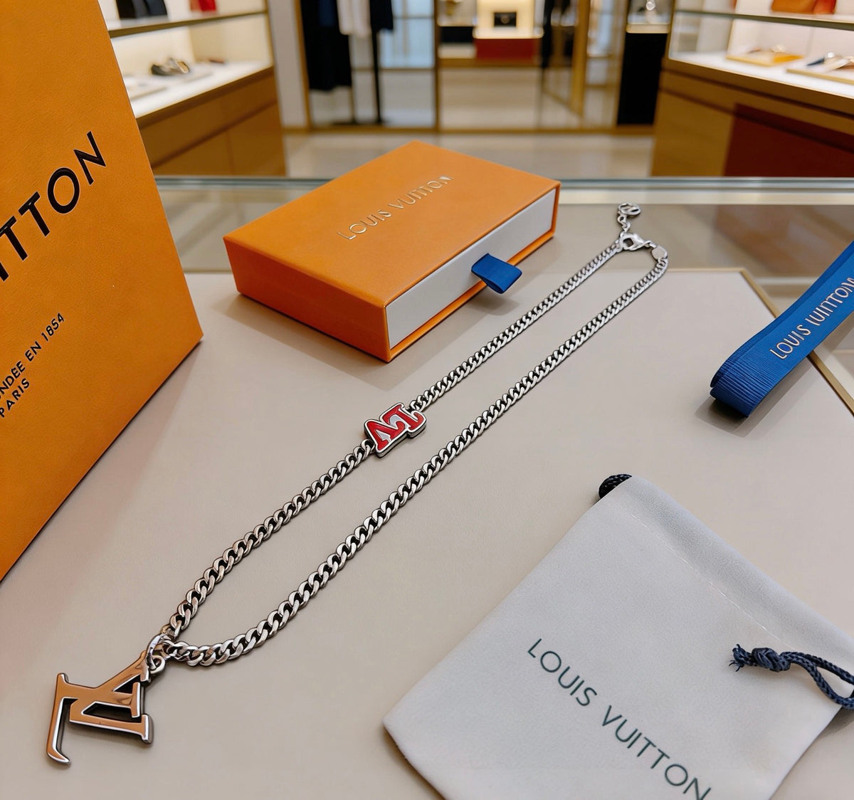 Louis Vuitton Silver-Tone Antiqued Chain Necklace - album image 5