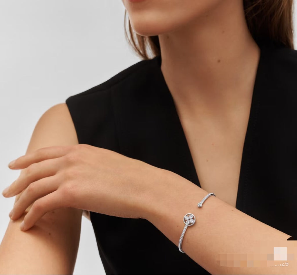 Louis Vuitton Clover Bangle - album image 3