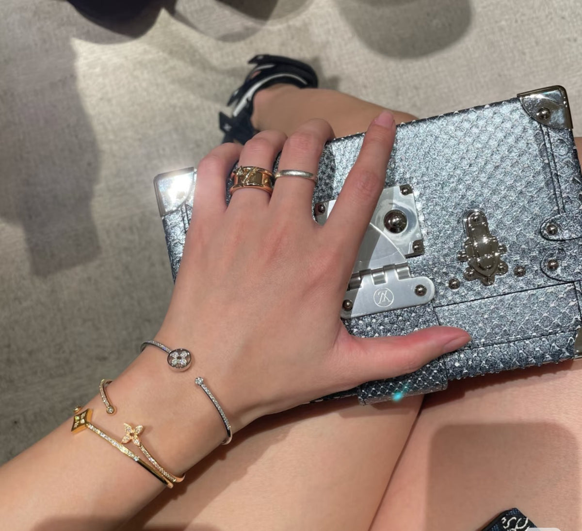 Louis Vuitton Clover Bangle - album image 4