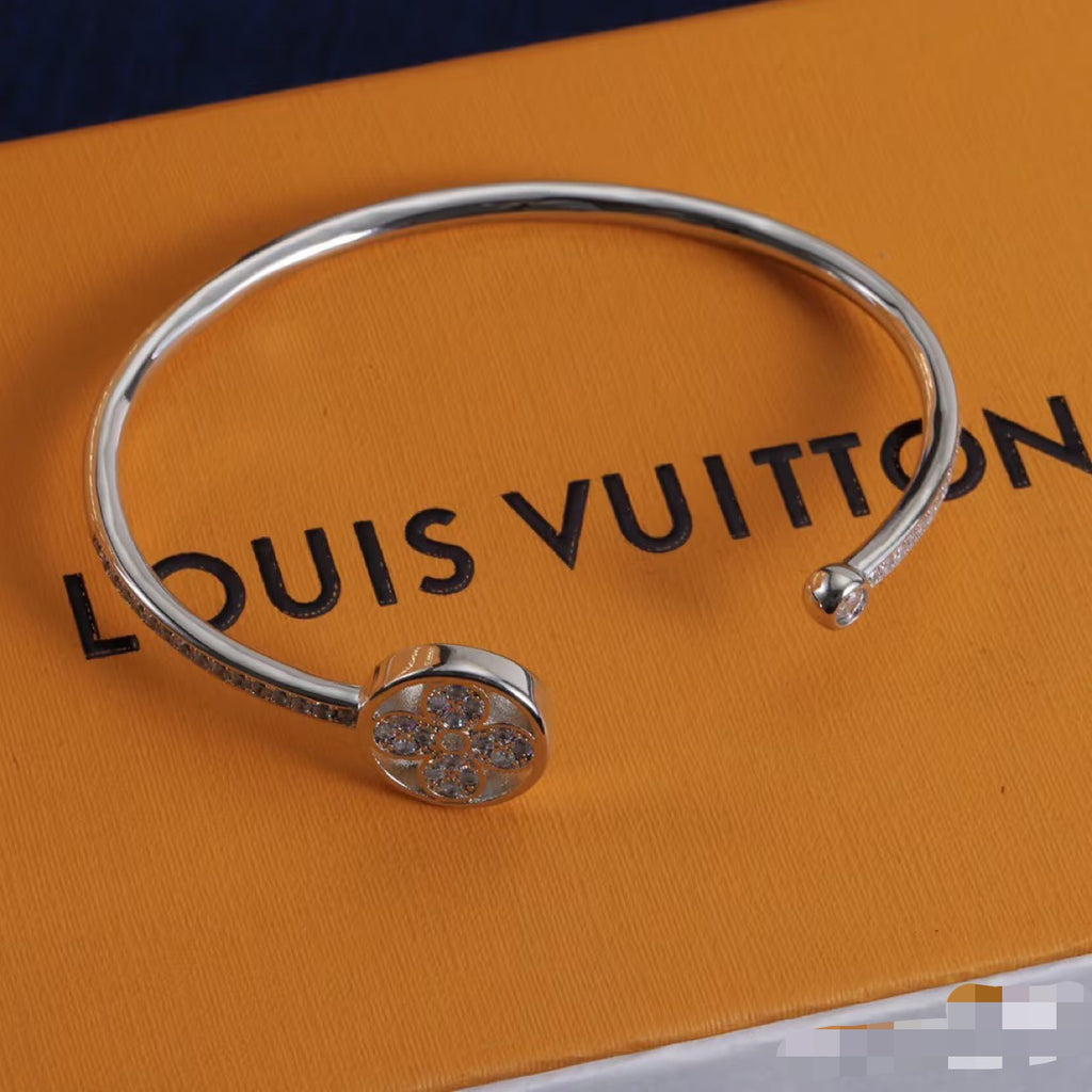 Louis Vuitton Clover Bangle - album image 5