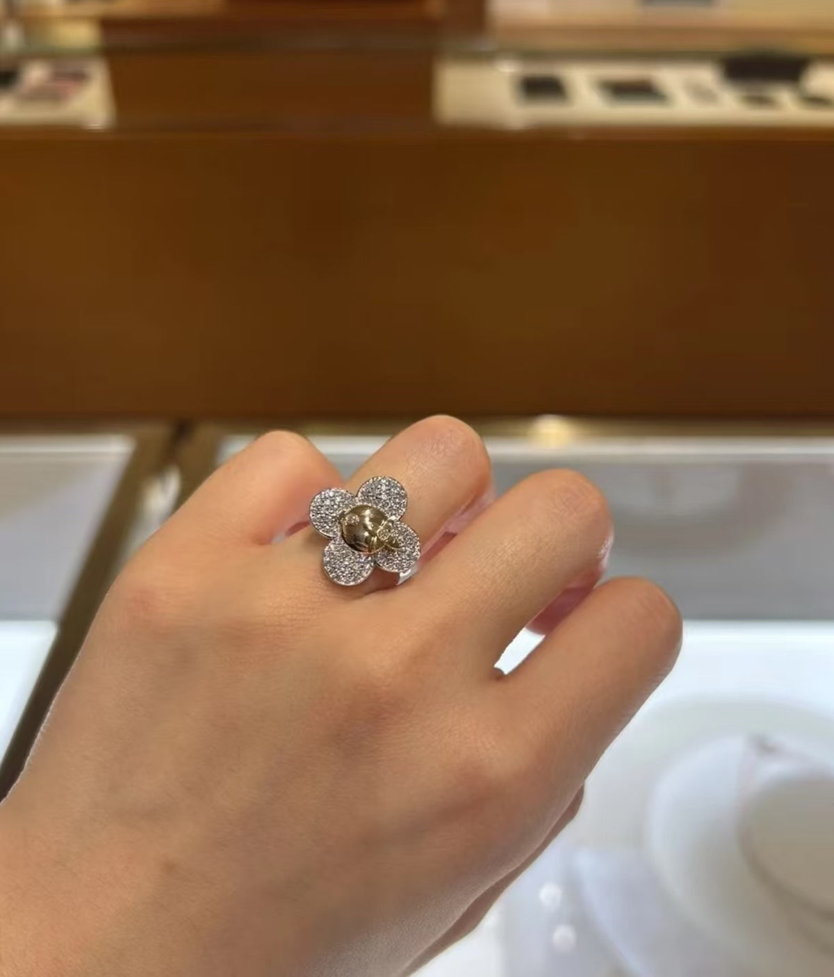 Louis Vuitton Sunflower LV Letter Open Ring - album image 4