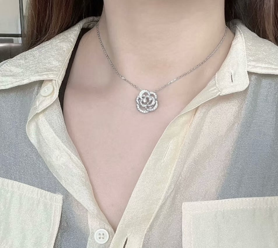 Chanel Camellia Openwork Necklace - album image 8