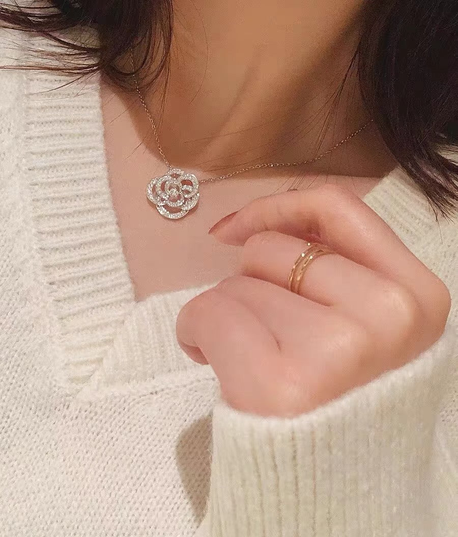 Chanel Camellia Openwork Necklace - album image 3