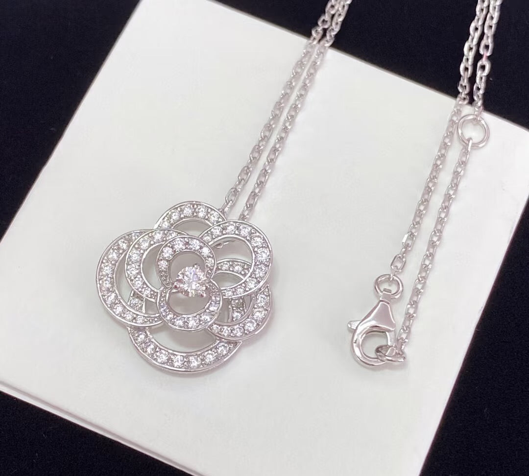 Chanel Camellia Openwork Necklace - album image 7