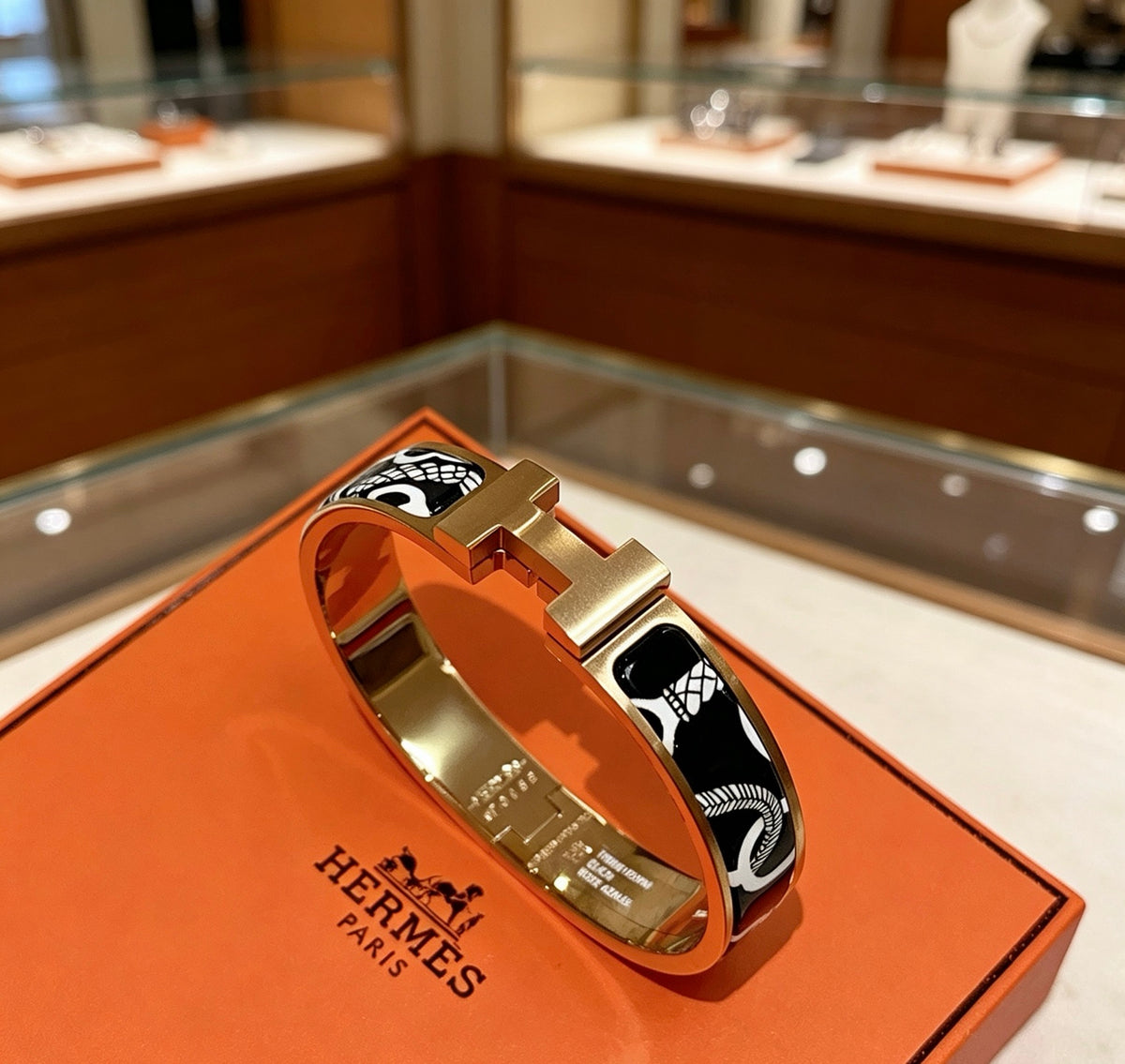 Hermès Gold-Tone Black Printed H-Clasp Bangle - album image 8