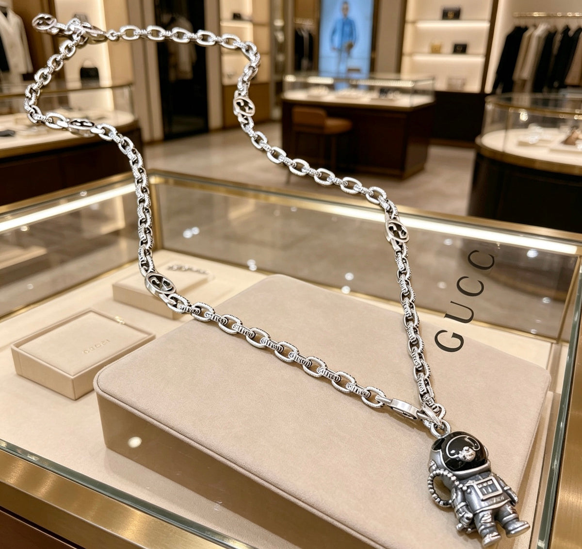 Gucci Anger Forest Interlocking G Pendant Antiqued Chain Necklace - album image 4