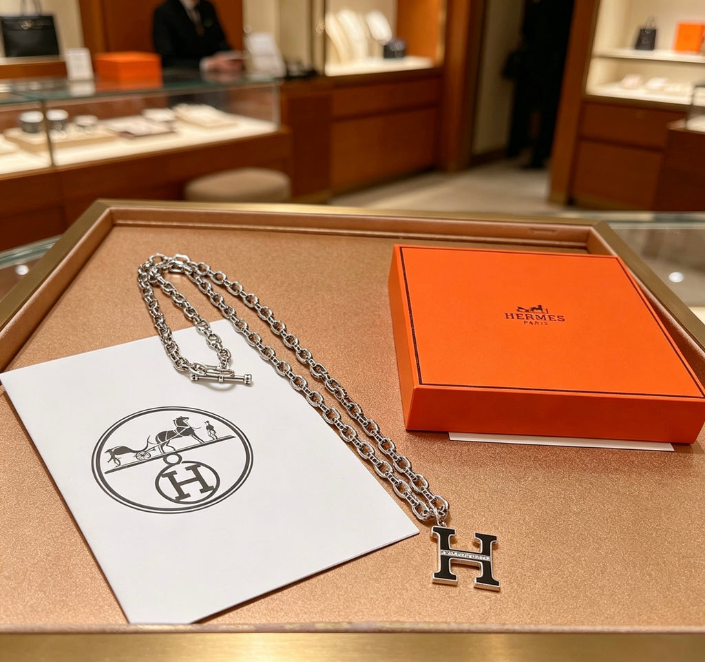 Hermès Silver-Tone H Pendant Oval-Chain Necklace - album image 7