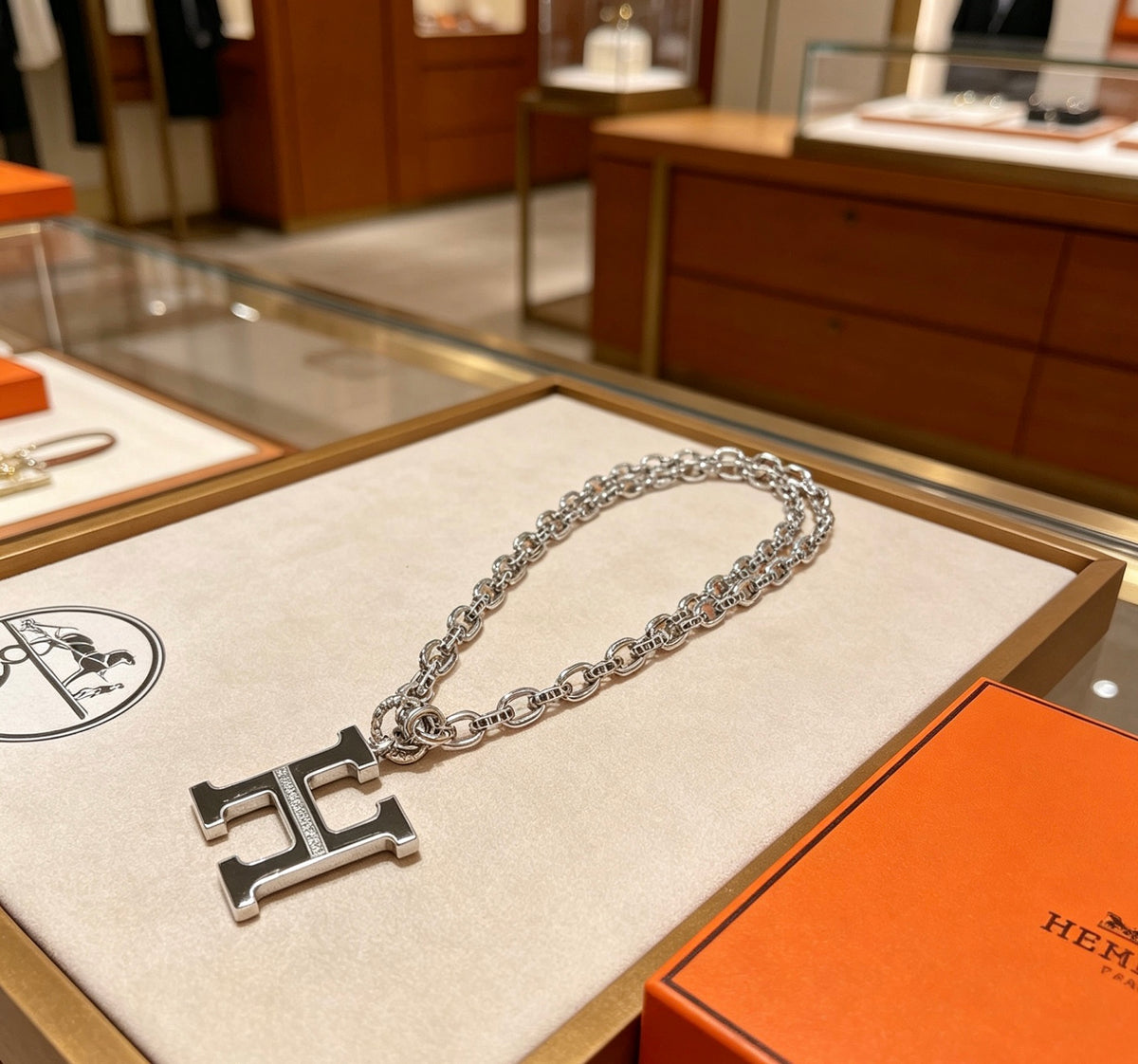 Hermès Silver-Tone H Pendant Oval-Chain Necklace - album image 4