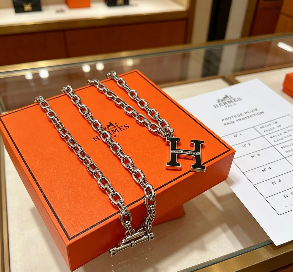 Hermès Silver-Tone H Pendant Oval-Chain Necklace - album image 3