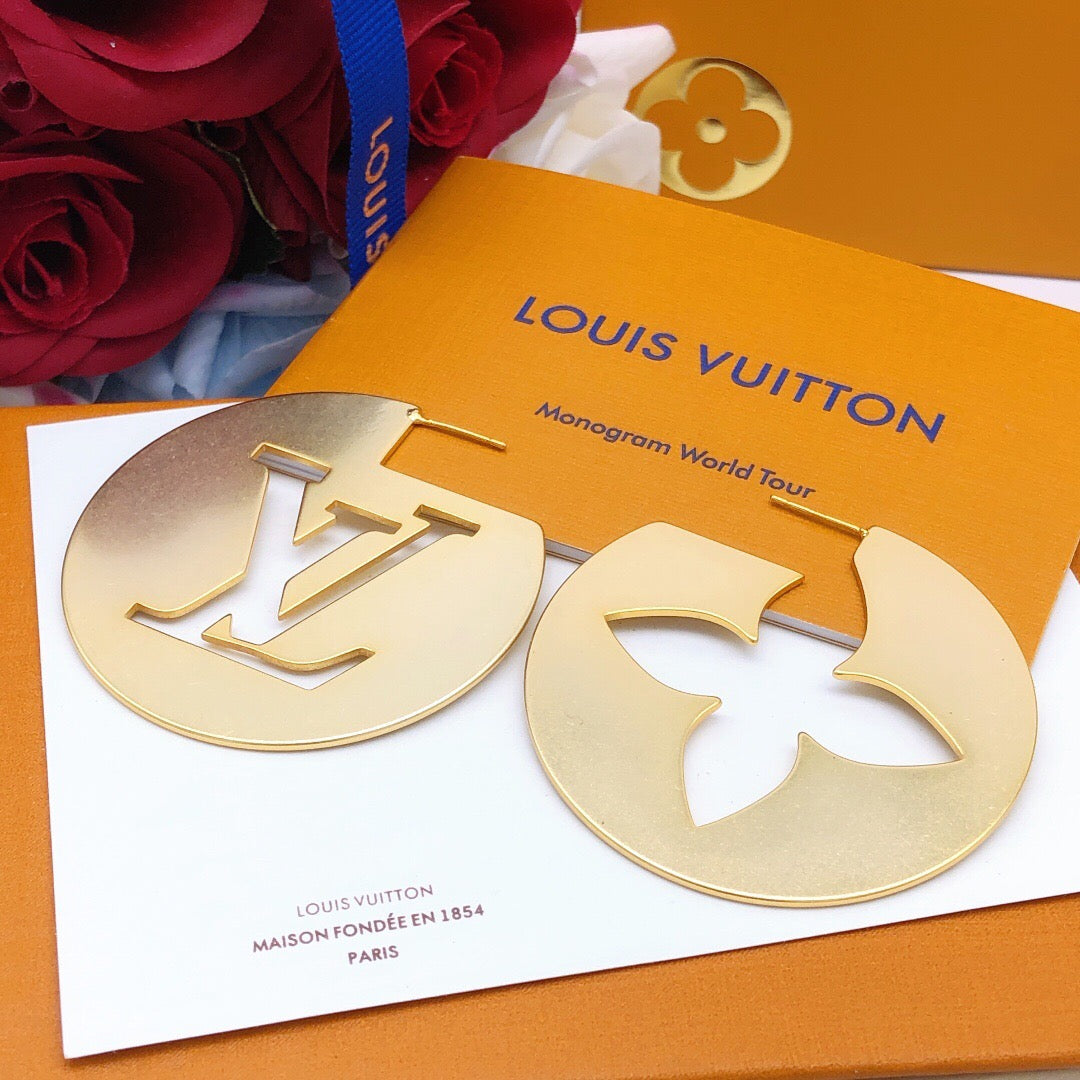 Louis Vuitton Monogram Circular Openwork Polished Earrings - album image 3