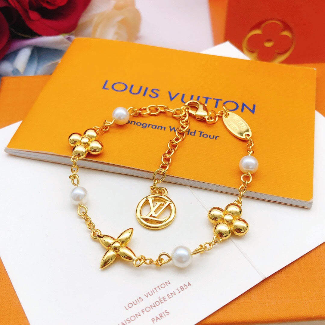 Louis Vuitton Pearl Polished Bracelet - album image 1