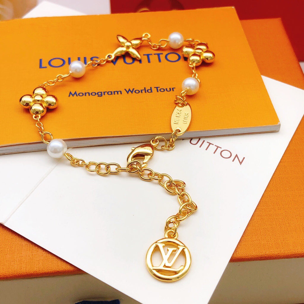 Louis Vuitton Pearl Polished Bracelet - album image 4