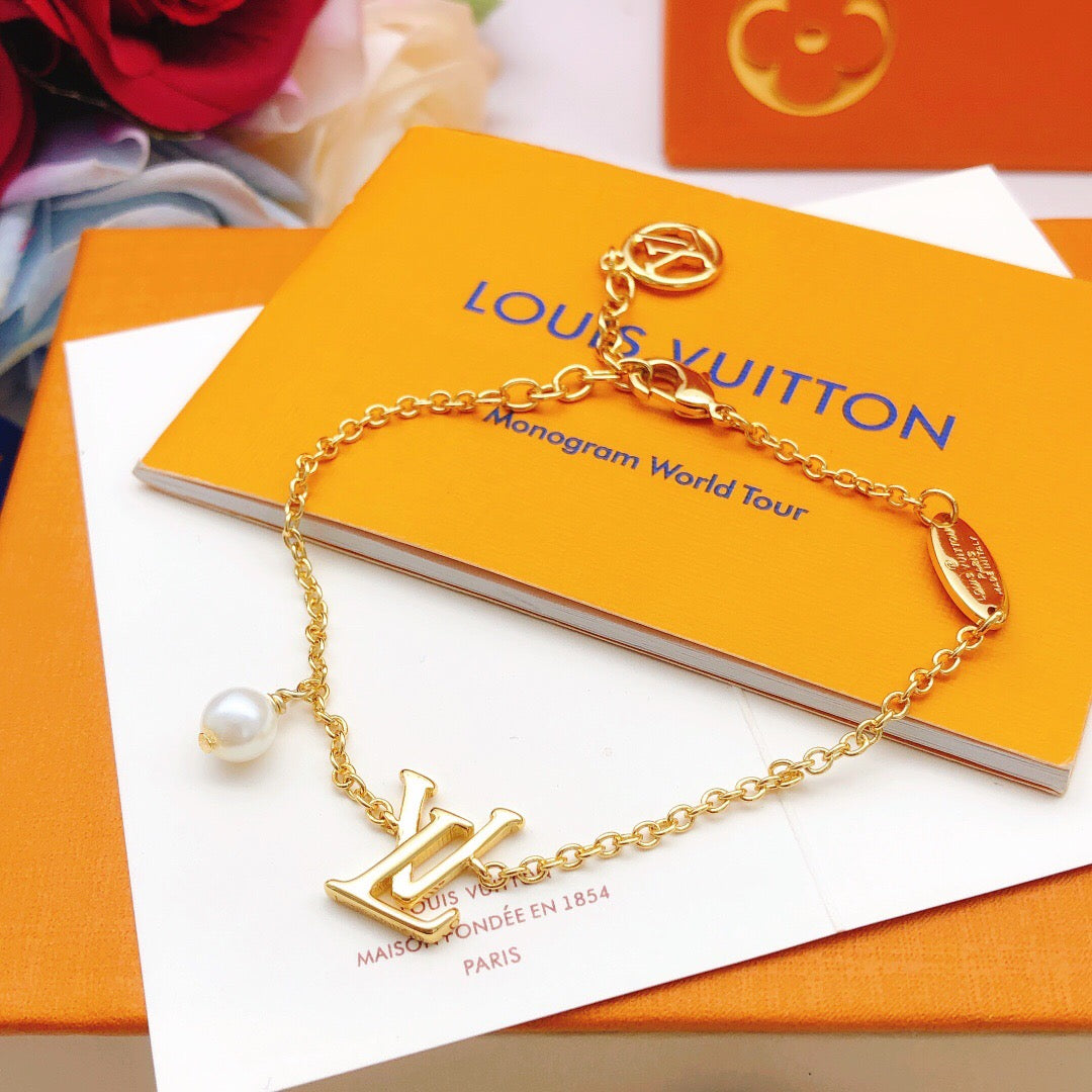 Louis Vuitton Pearl Bracelet - album image 1