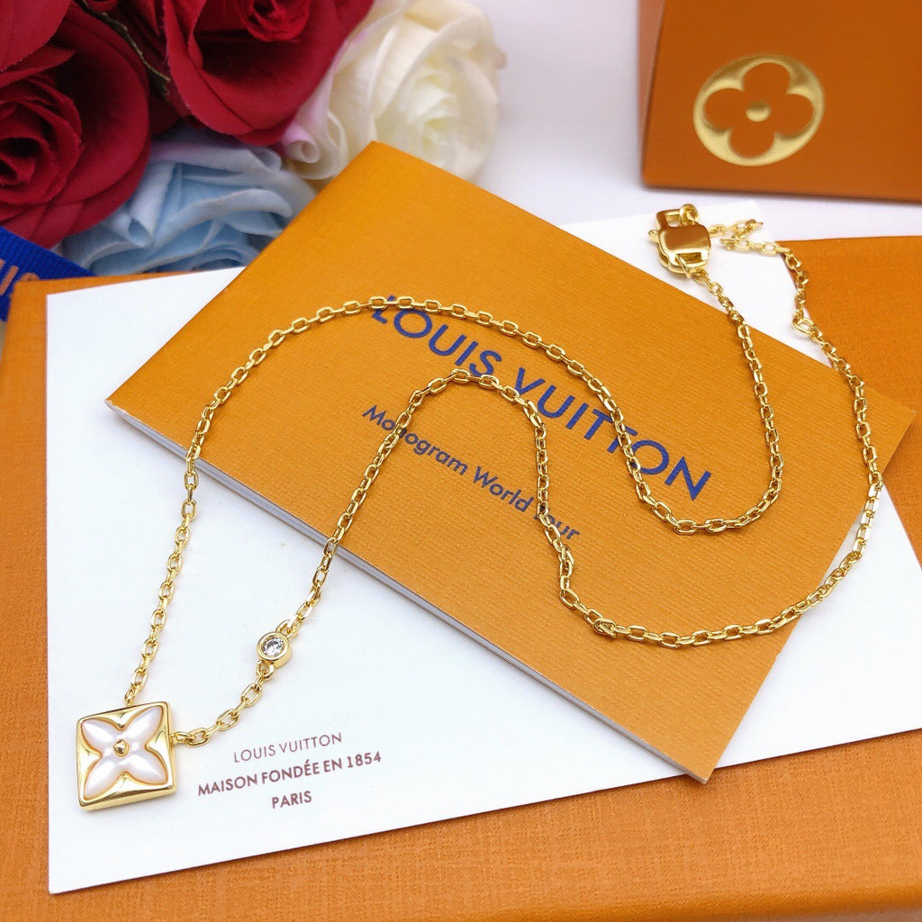 Louis Vuitton White Mother-of-Pearl Monogram Necklace - album image 4