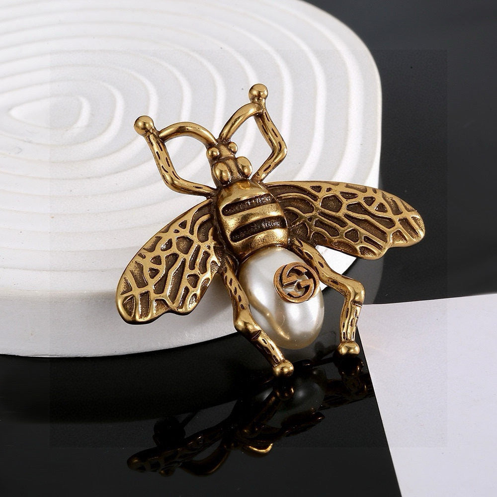 Gucci Gold-Tone Bee and Pearl Brooch - album image 4
