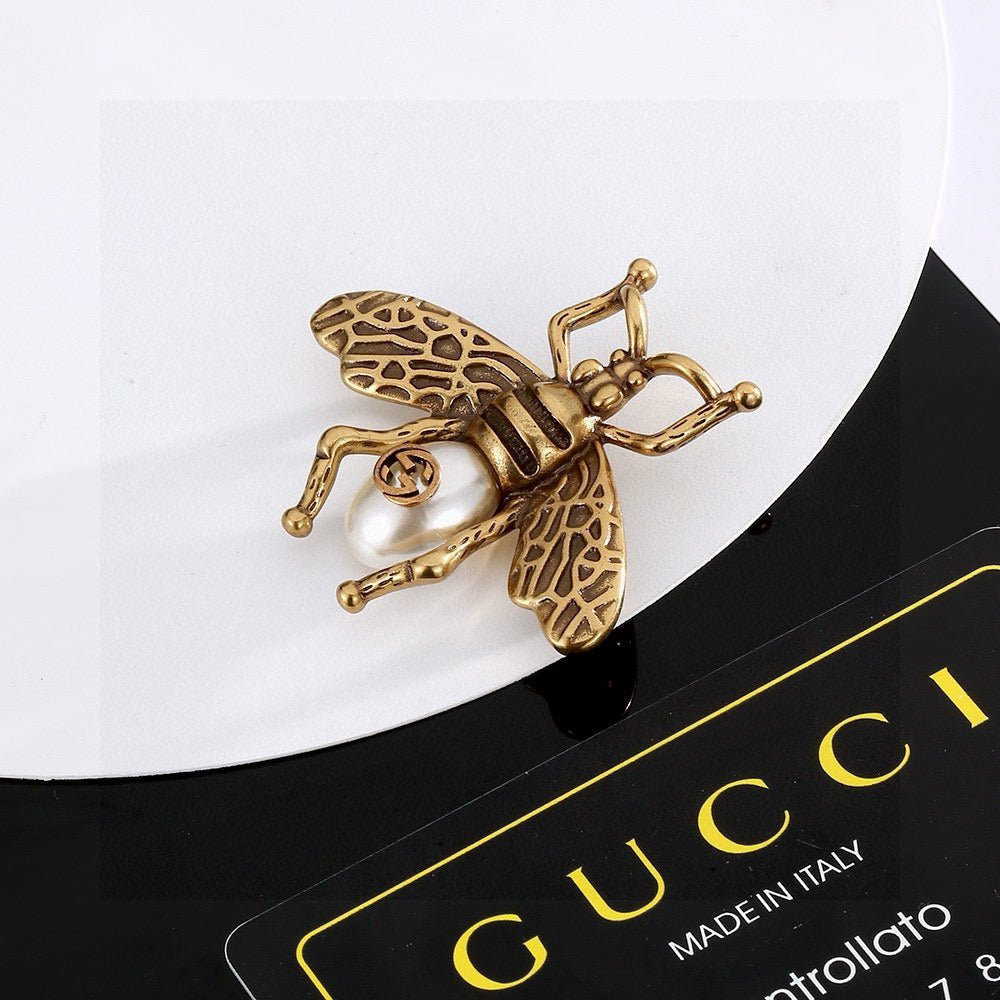 Gucci Gold-Tone Bee and Pearl Brooch - album image 2
