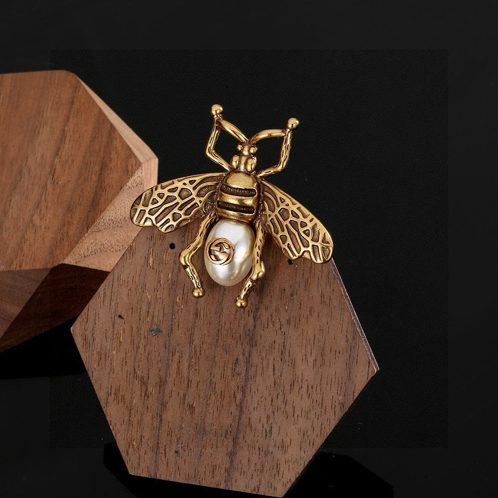 Gucci Gold-Tone Bee and Pearl Brooch - album image 5