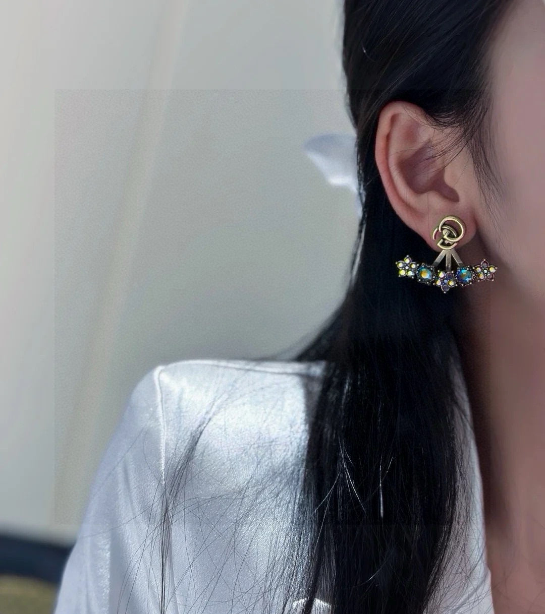 Gucci Interlocking G Gold-Tone White Pearl GG Letter Stud Earrings - album image 2