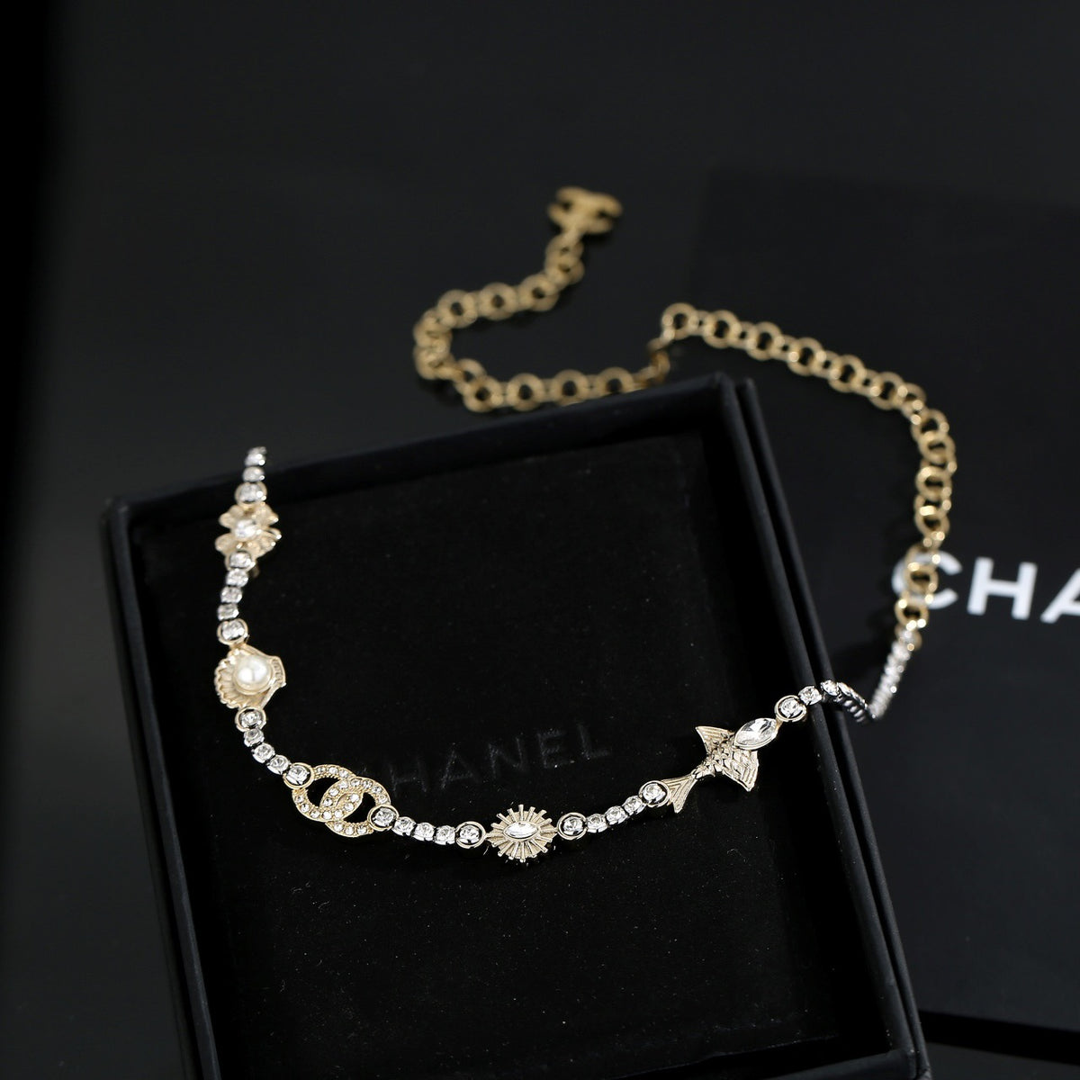 Chanel Interlocking C Shell Gold-Tone Pearl Pendant Necklace - album image 8